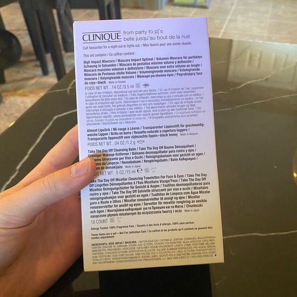 CLINIQUE From Party to PJs Skincare Bundle - Picture 3 of 4